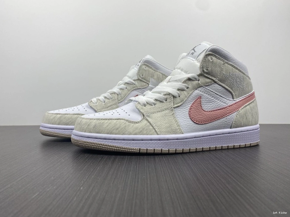 Light Iron - Ore Mid 1 Jordan (W) DN4045-001 SE 0118